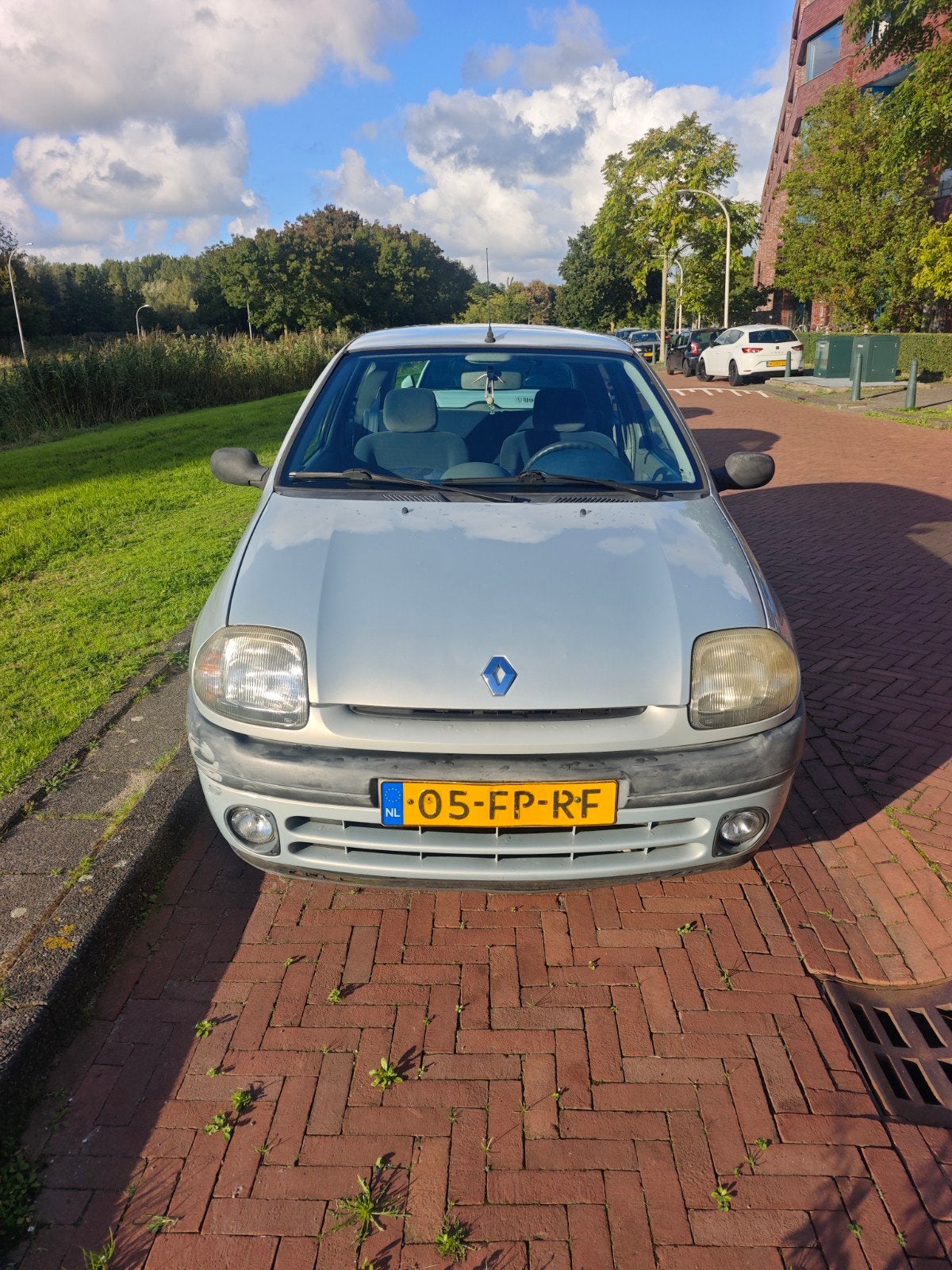 Renault Clio Automaat,100.000 km NAP,APK 17-10-2027,Trekhaak, 74 pk, 31 €/maand, 4 cilinders, Particulier