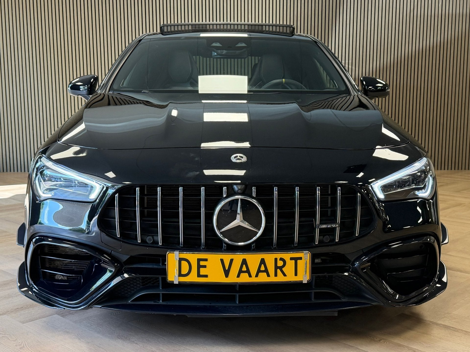 Mercedes-Benz CLA-klasse AMG 45 S 4MATIC+ AUT. PANORAMADAK H, Auto's, Automaat, CLA, Adaptive Cruise Control, Gebruikt