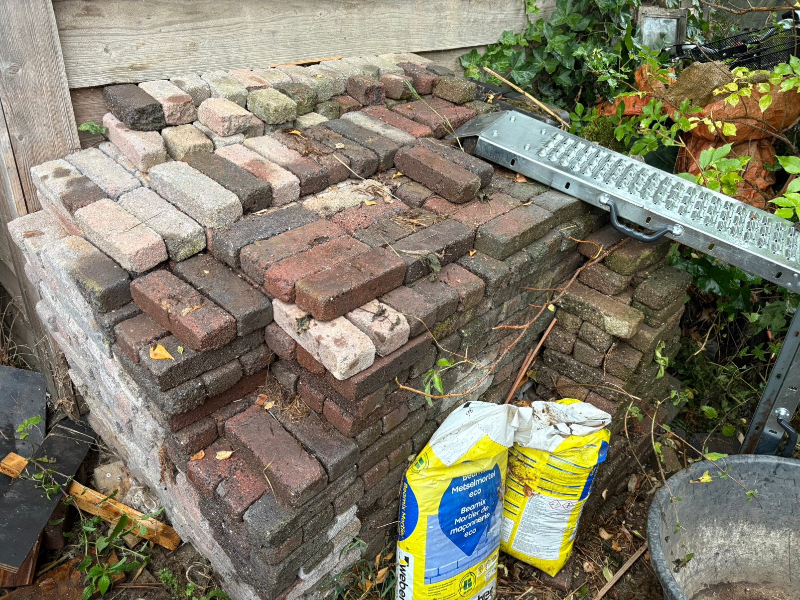 Waaltjes, Ophalen, Zo goed als nieuw, Beton, Klinkers