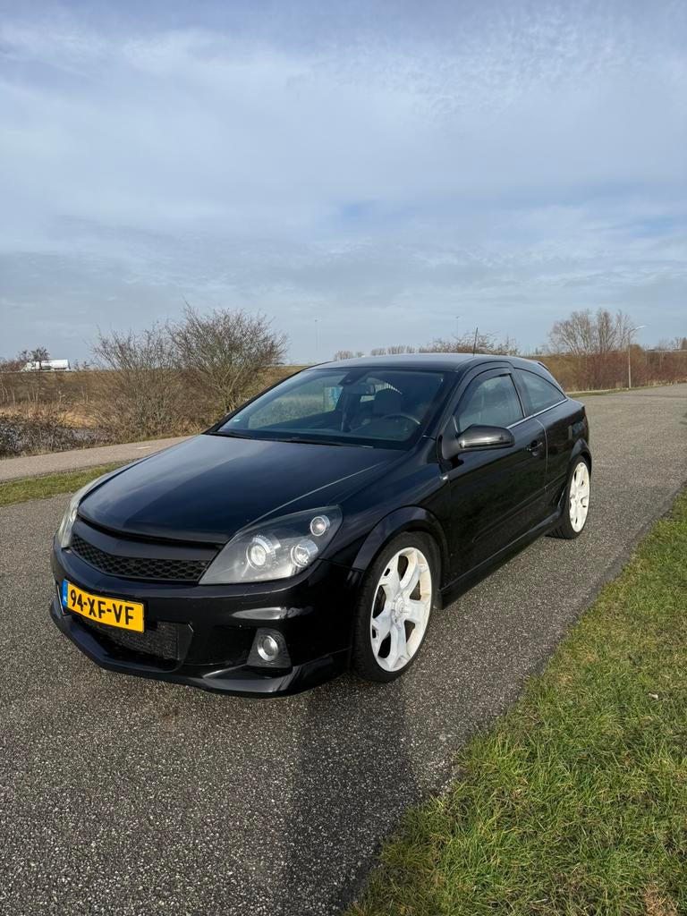 Opel Astra H OPC, Voorwielaandrijving, 1998 cc, Zwart, 4 cilinders