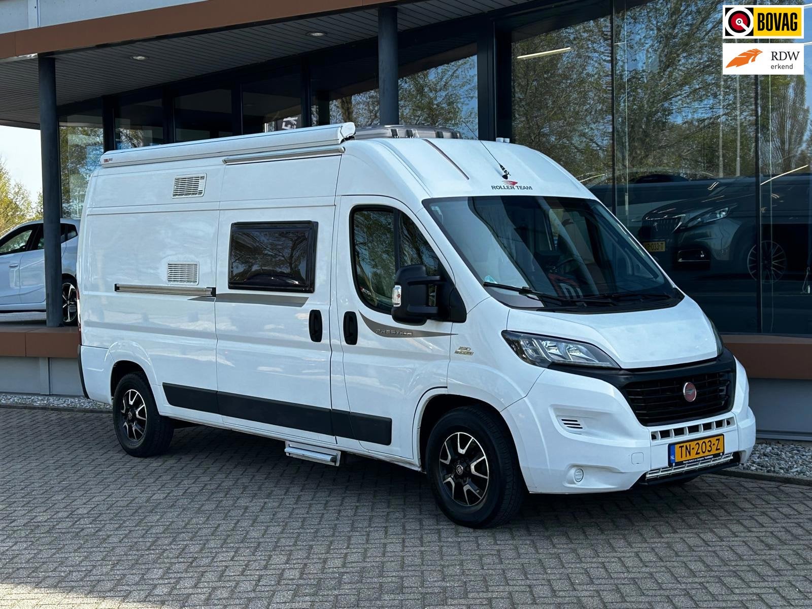 Roller team LIVINGSTONE 2 / CAMERA / LUXE BEKLEDING /, Caravans en Kamperen, Campers, Overige merken, Airconditioning, Bedrijf