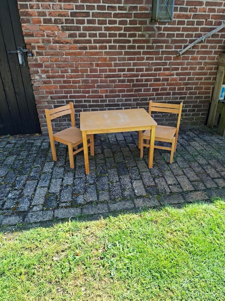 Houten kinderstoeltjes en tafeltje, Kinderen en Baby's, Kinderkamer | Tafels en Stoelen, Ophalen of Verzenden, Gebruikt, Tafel(s) en Stoel(en)