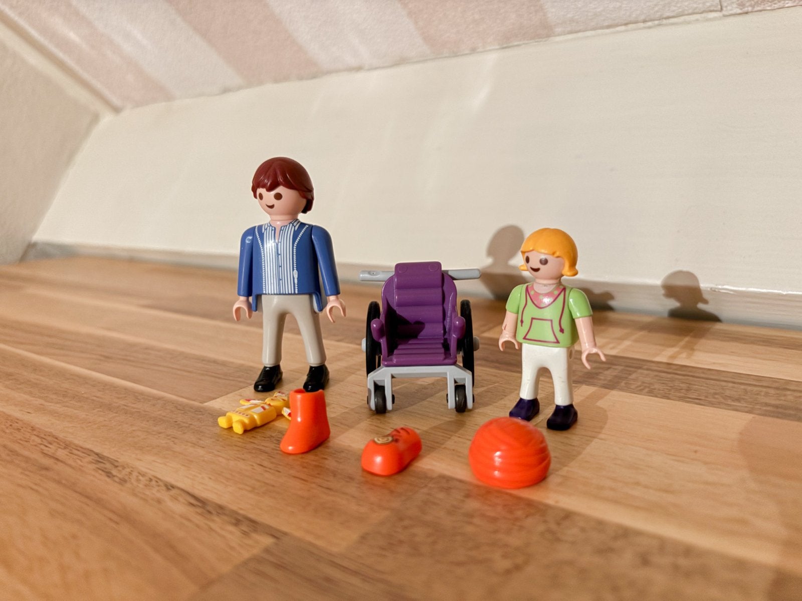 Playmobil figuren met rolstoel en accessoires, Complete set, Overige typen, Ophalen of Verzenden, Zo goed als nieuw