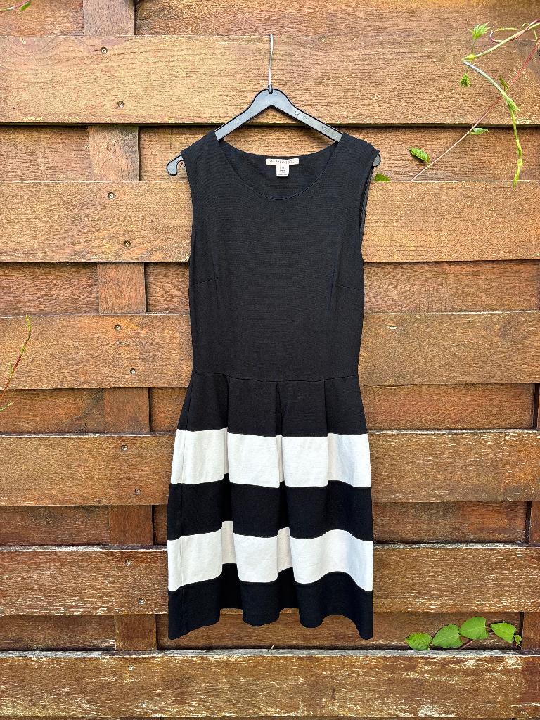 Anna Field zwart-witte jurk maat 36/S – nette staat, Kleding | Dames, Jurken, Gedragen, Maat 36 (S), Zwart, Boven de knie, Ophalen of Verzenden
