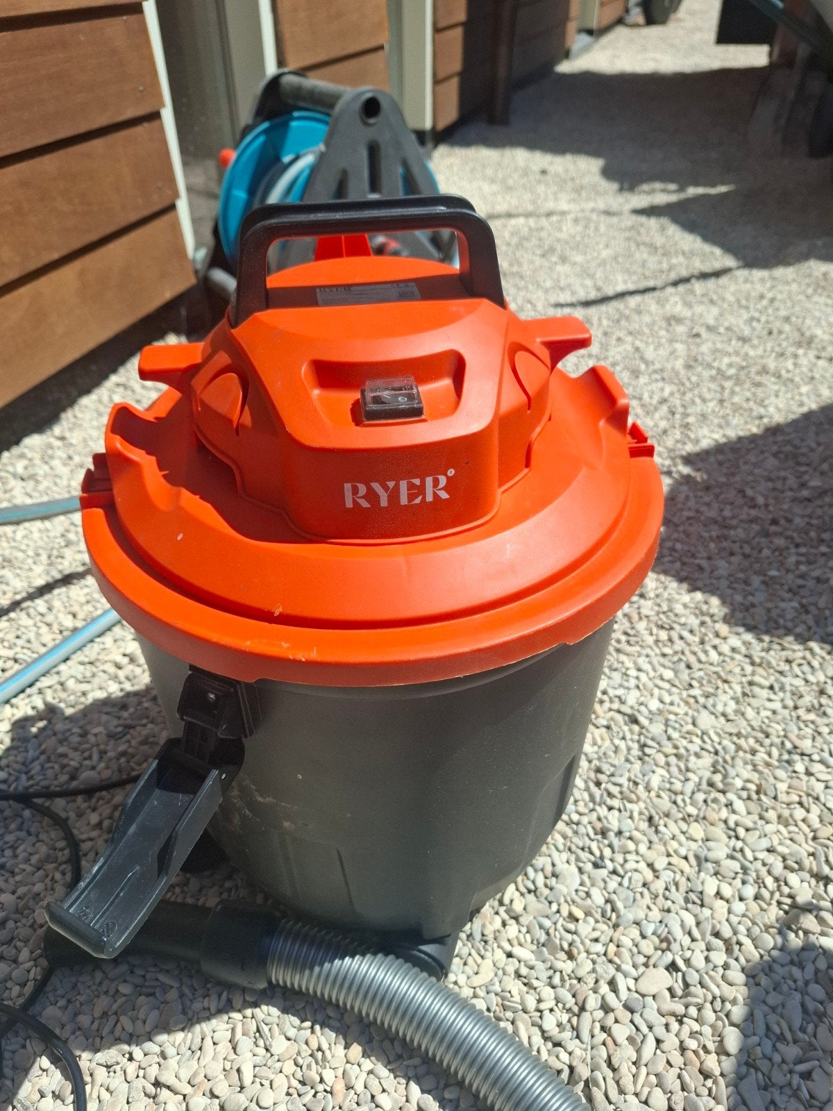RYER Nat- en droogzuiger 1200W, Ophalen, Gebruikt, Industriële stofzuiger, Reservoir