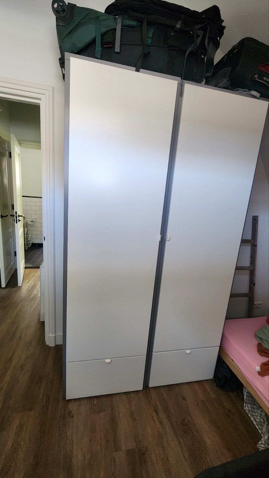 Kledingkast / Wardrobe (IKEA VISTHUS) x 2
Wardrobe, Huis en Inrichting, Ophalen, Zo goed als nieuw, 50 tot 75 cm, 150 tot 200 cm