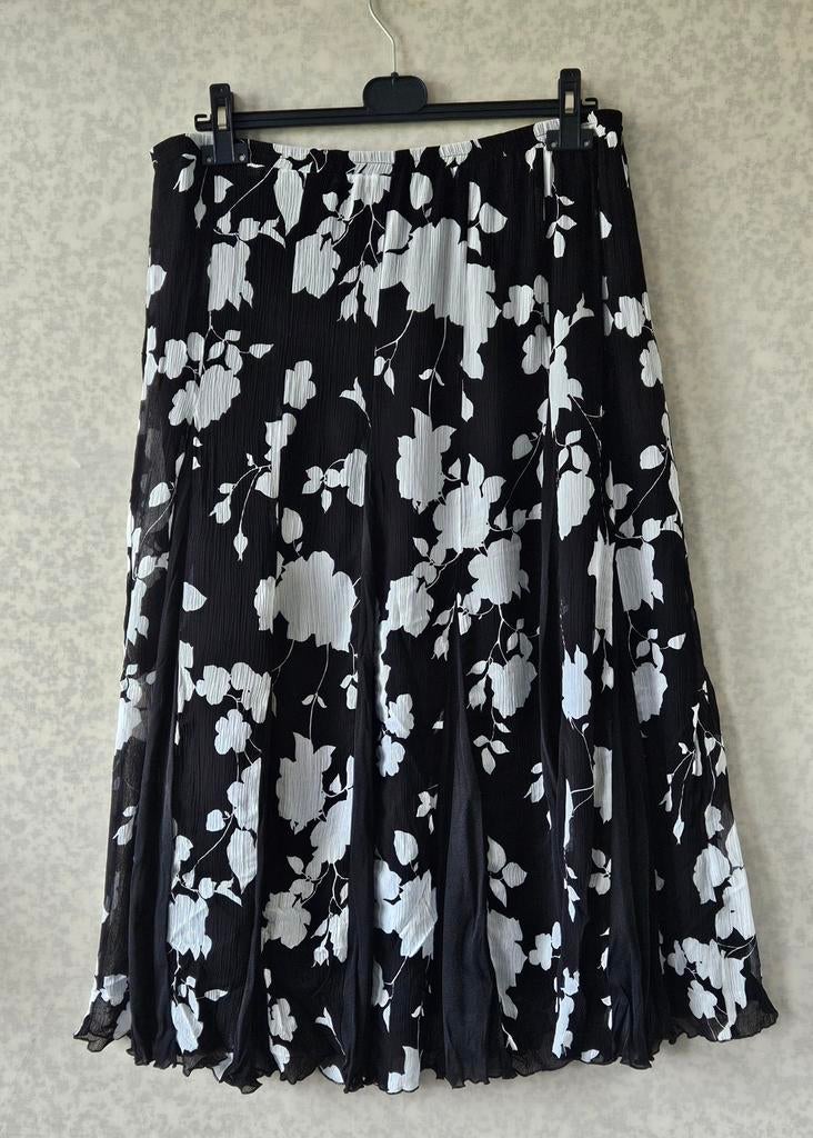 Mooie rok van Frank Walder maat 46, Kleding | Dames, Rokken, Zwart, Maat 46/48 (XL) of groter, Ophalen of Verzenden, Zo goed als nieuw