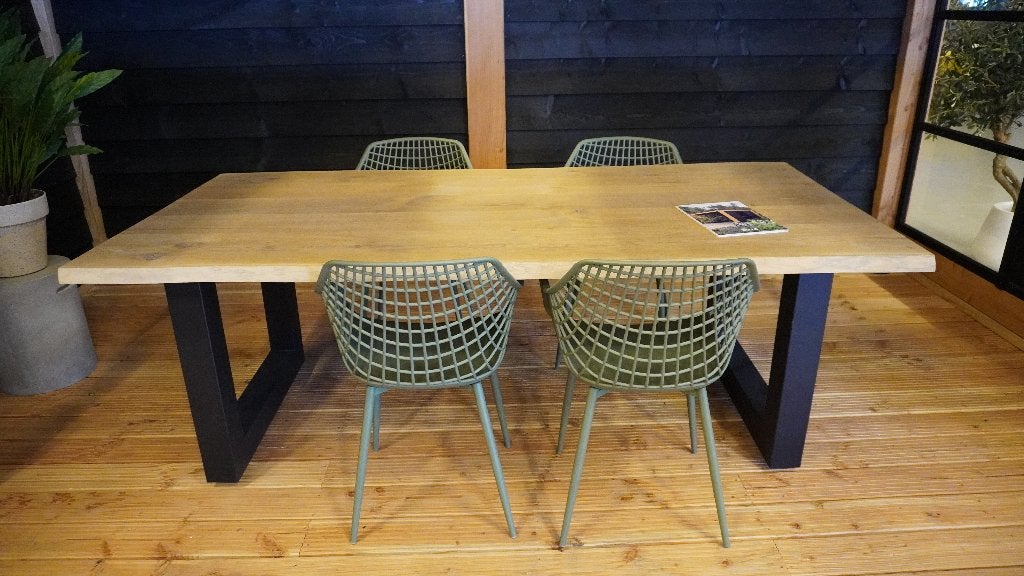 Houten eettafel met 4 groene kunststof stoelen, Ophalen, 100 tot 150 cm, 200 cm of meer, Zo goed als nieuw