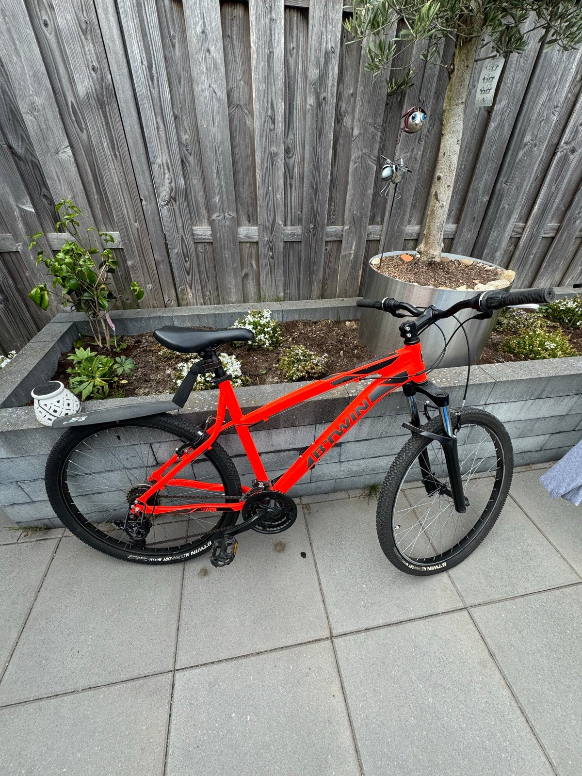 B'Twin Rockrider 340, Minder dan 10 versnellingen, Gebruikt, Vering, Velgrem
