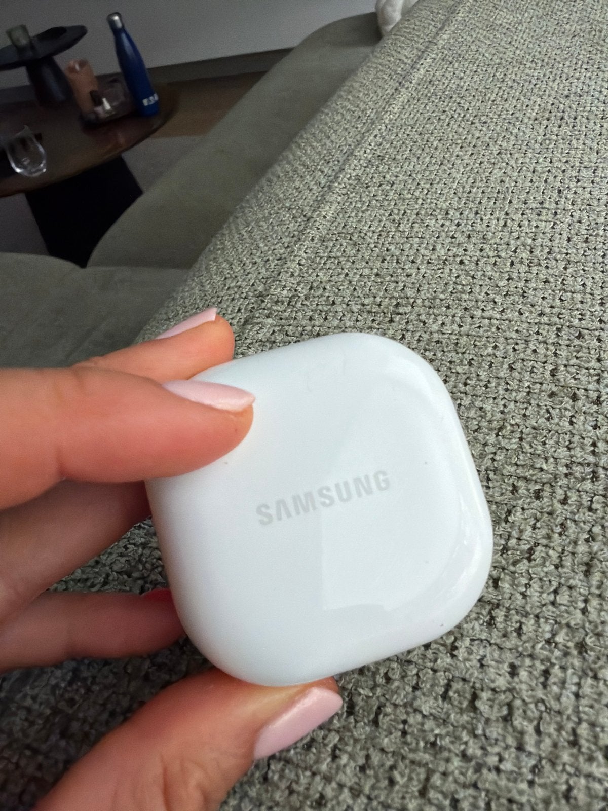 Samsung Galaxy Buds 2 Oplaadcase Wit (zonder oortjes), In-ear, Draadloos opladen, Ophalen of Verzenden, Zo goed als nieuw