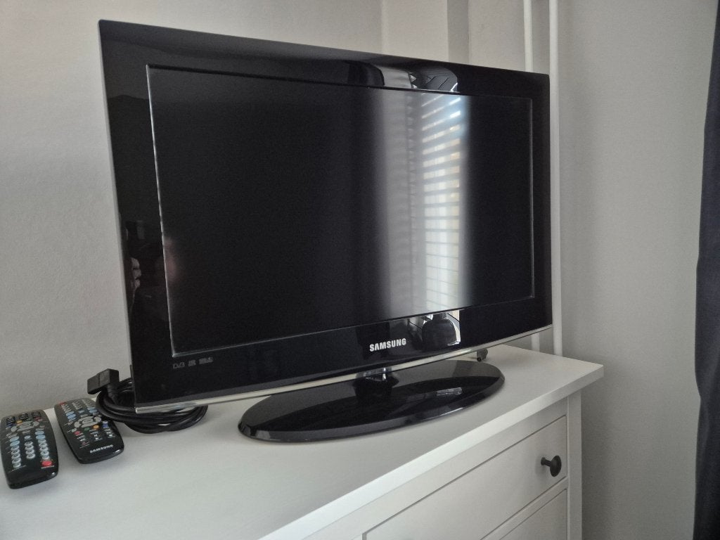 Kleine Samsung tv, Ophalen, Gebruikt, 50 Hz, LCD