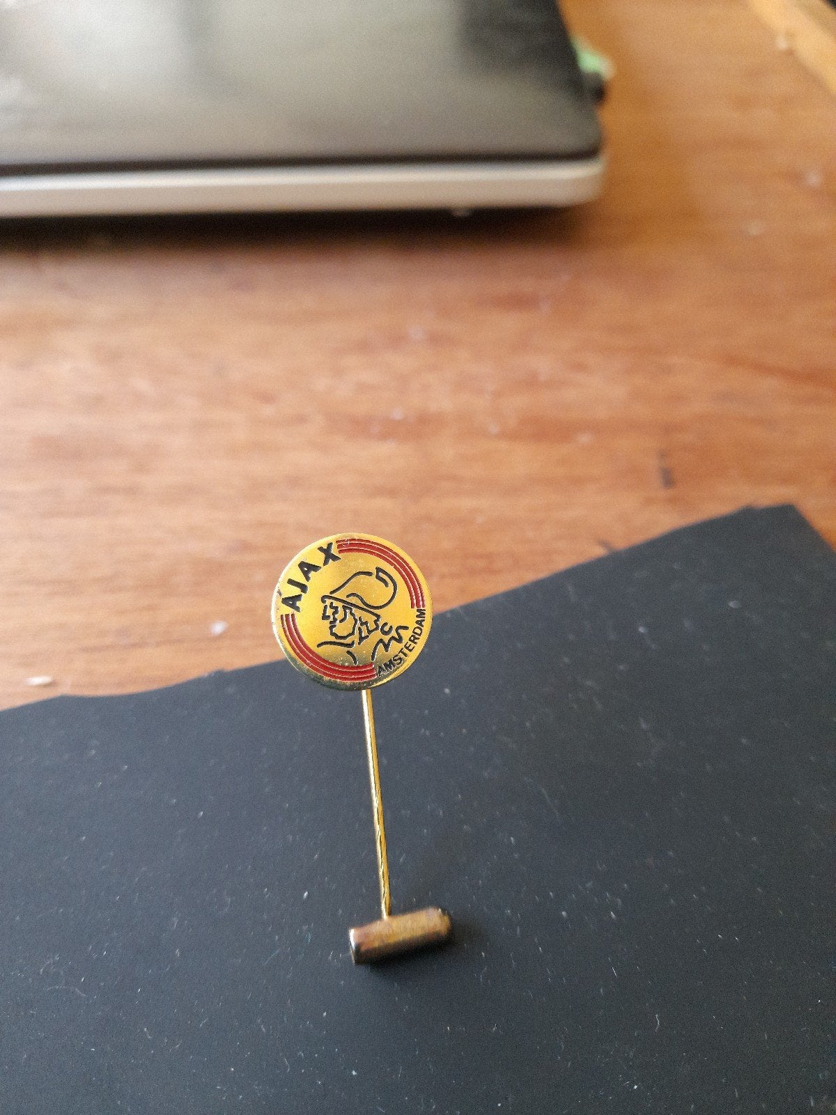 Das speld, Ophalen of Verzenden, Zo goed als nieuw, Sport, Speldje of Pin