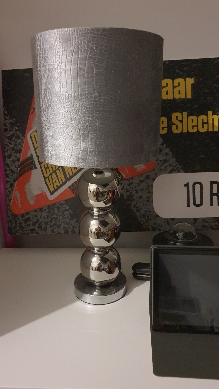 2x Moderne Tafellamp met Zilveren Voet en Kap, Ophalen, Modern, Zilver, Metaal