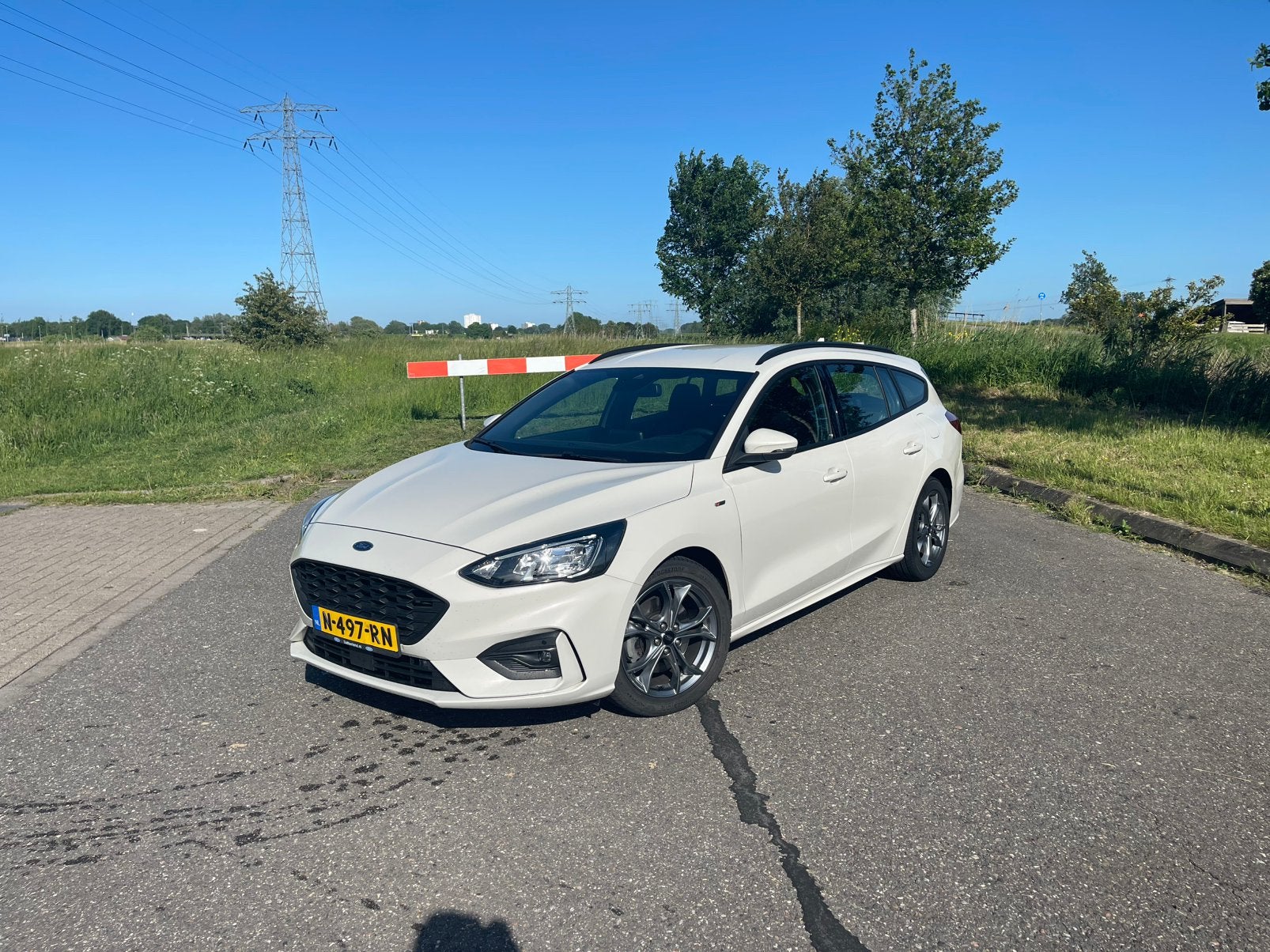 Ford Focus 1.0 Ecoboost Hybrid 125pk 2020 Wit, Auto's, Ford, Stof, Bluetooth, 999 cc, Te koop