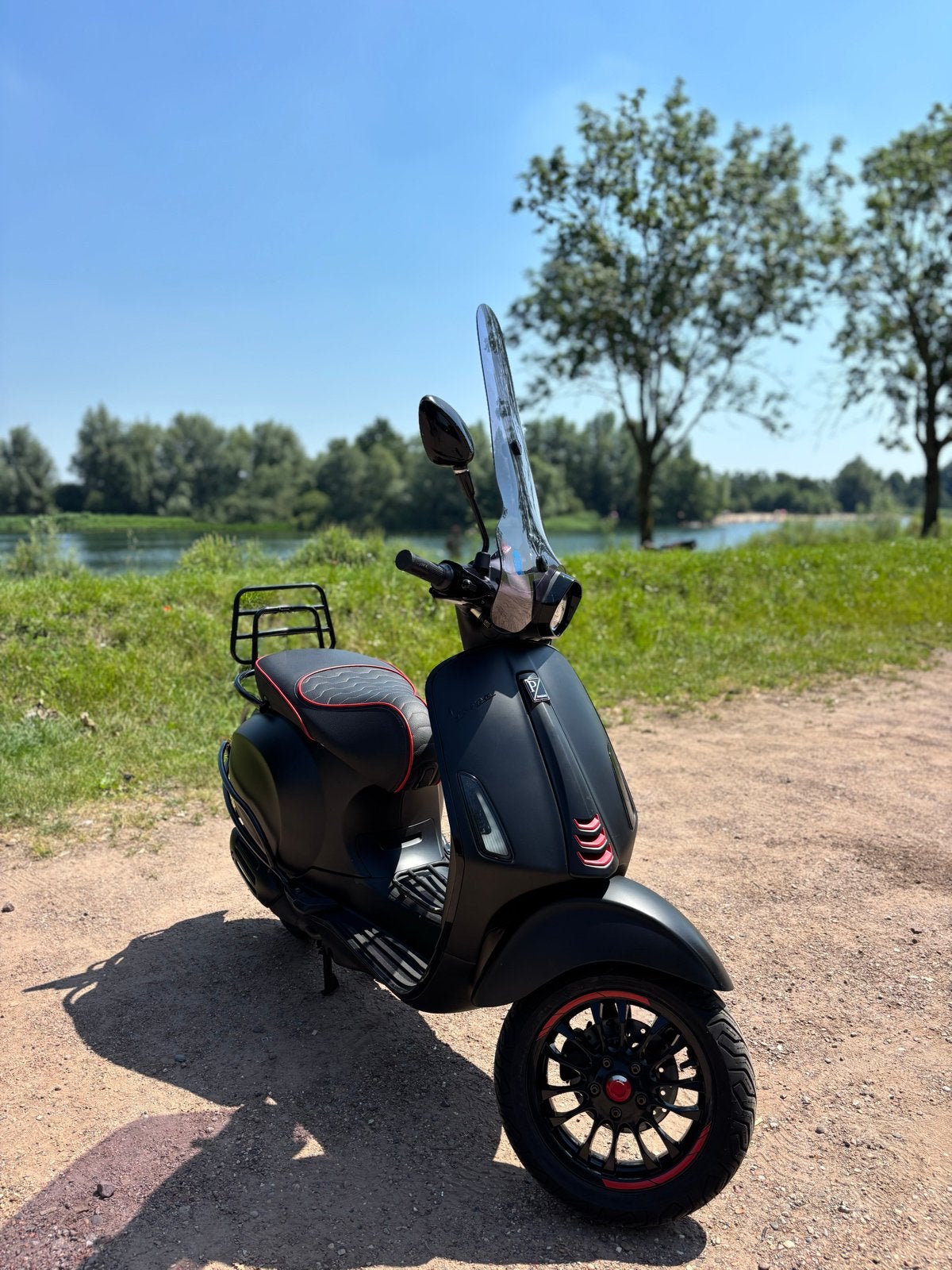 Vespa Sprint 2021 Mat Zwart - Zo goed als nieuw, Fietsen en Brommers, Scooters | Vespa, Ophalen, Vespa S, Zo goed als nieuw, Benzine
