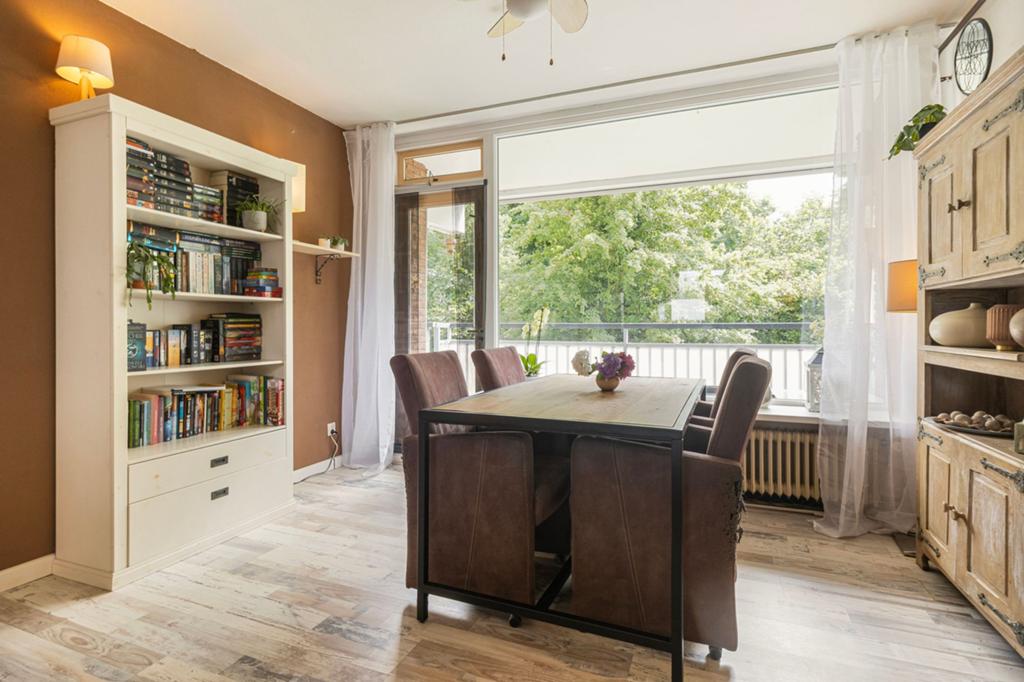 Mango tafel en 4 stoelen, Ophalen, Gebruikt, 4 tot 6 stoelen