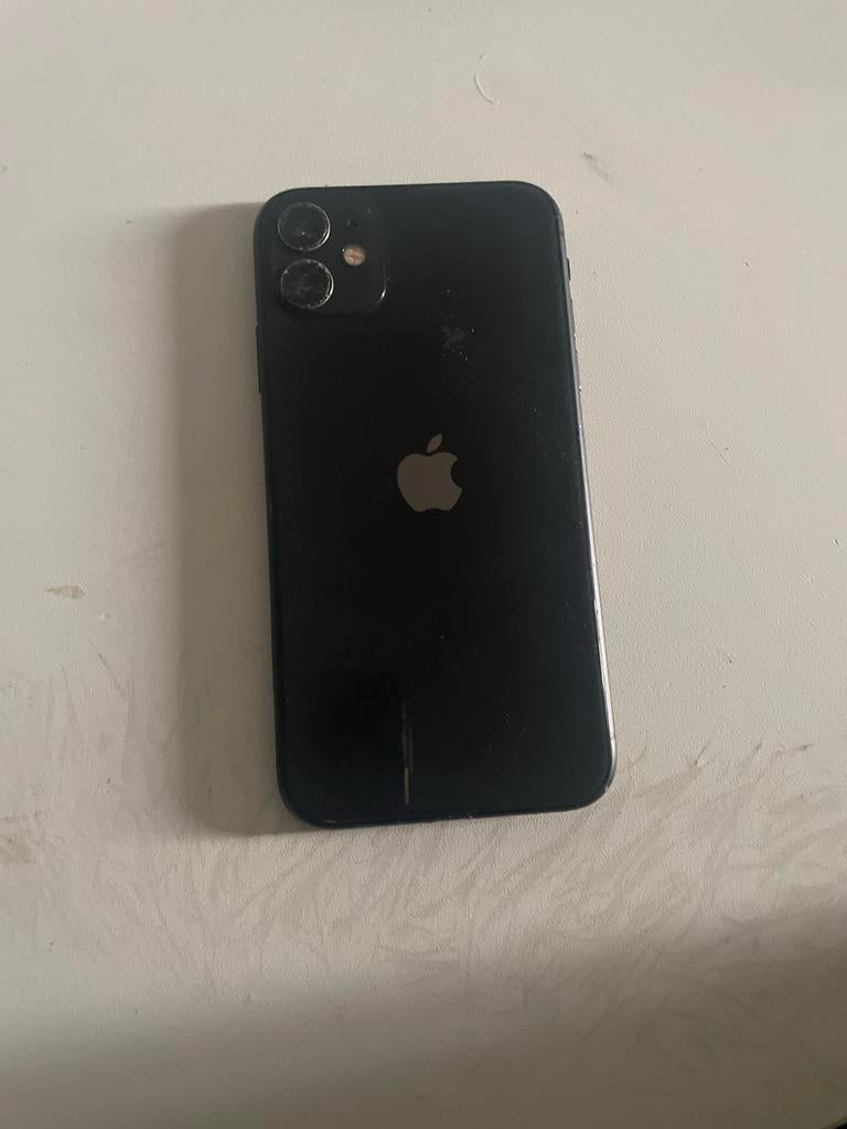 Gebruikte iPhone 11 Zwart - Lichte Schade, Telecommunicatie, Mobiele telefoons | Apple iPhone, Zwart, Zo goed als nieuw, 64 GB