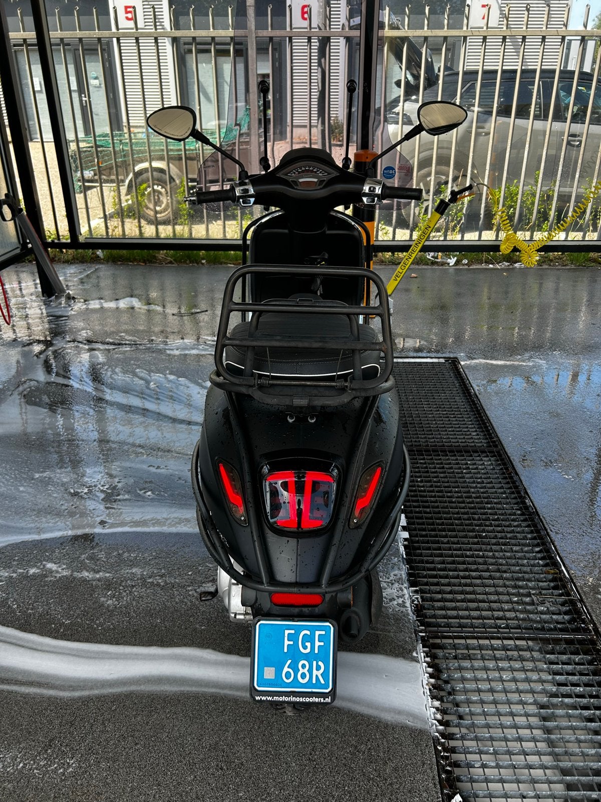 Vespa Sprint 2021 Zwart - Custom Lampen & Veel Extra's, Ophalen, Gebruikt, Vespa S, Benzine