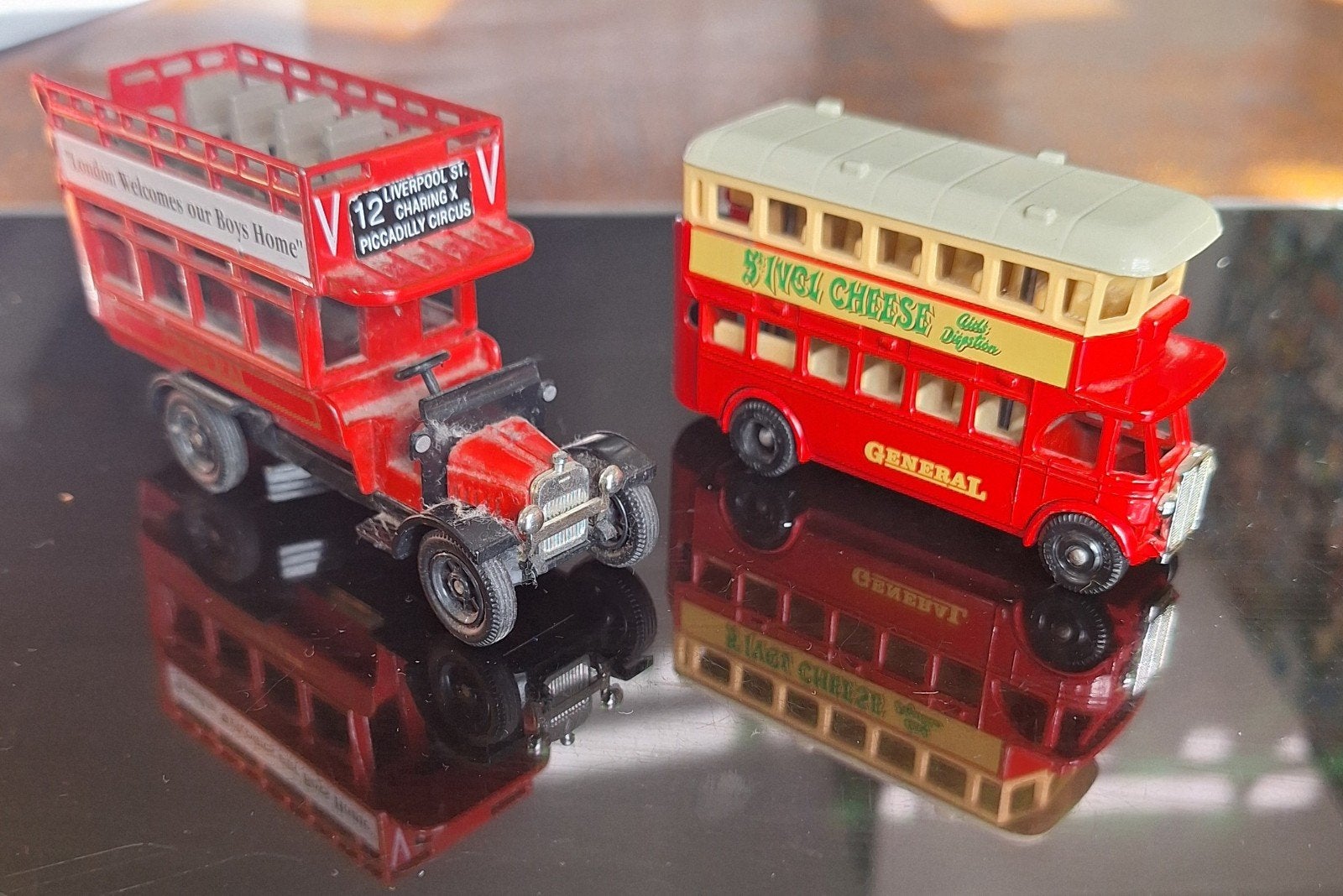 2x dubbeldekker model/  - bus, Ophalen of Verzenden, Zo goed als nieuw, Bus of Vrachtwagen, Overige merken