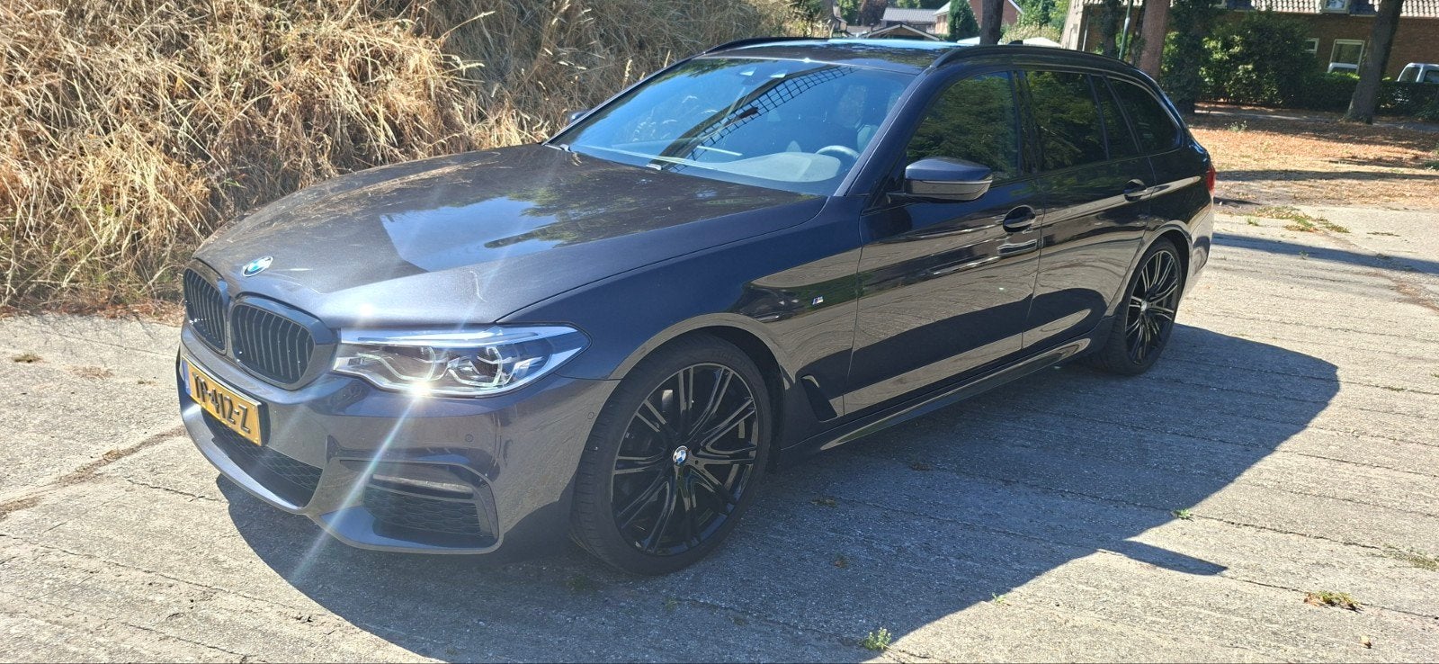 BMW 5-Serie 520i 184pk Aut. 2018 Grijs, 1998 cc, Achterwielaandrijving, 1610 kg, Zwart