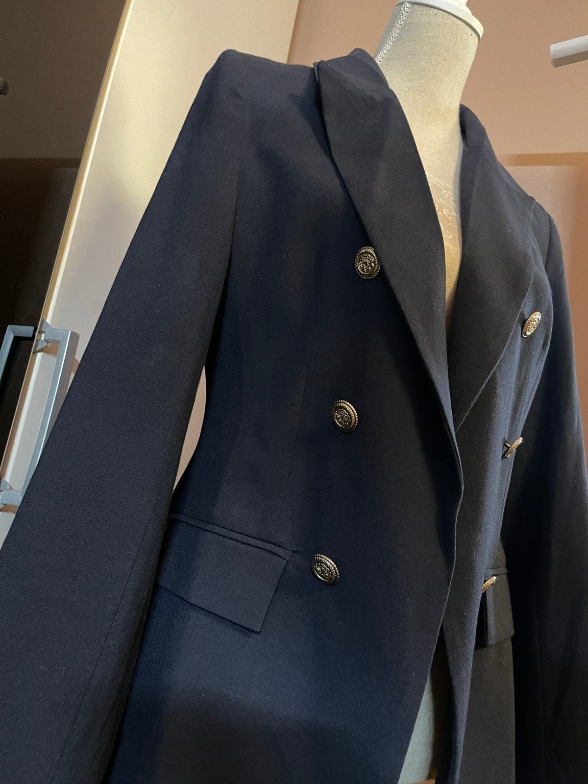 Stijlvol Donkerblauw Jasje met Gouden Knopen, Blauw, Zo goed als nieuw, Jasje, Ophalen