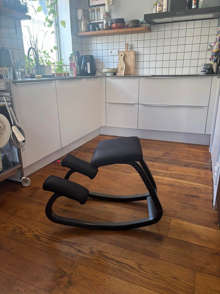 Stokke Varier balansstoel - Ergonomisch en comfortabel, Huis en Inrichting, Ophalen, Gebruikt, Zwart, Eén