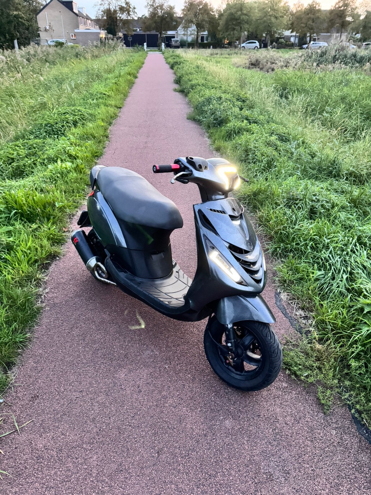 Zip 80cc brom, Ophalen, Maximaal 45 km/u, Zip, Zo goed als nieuw