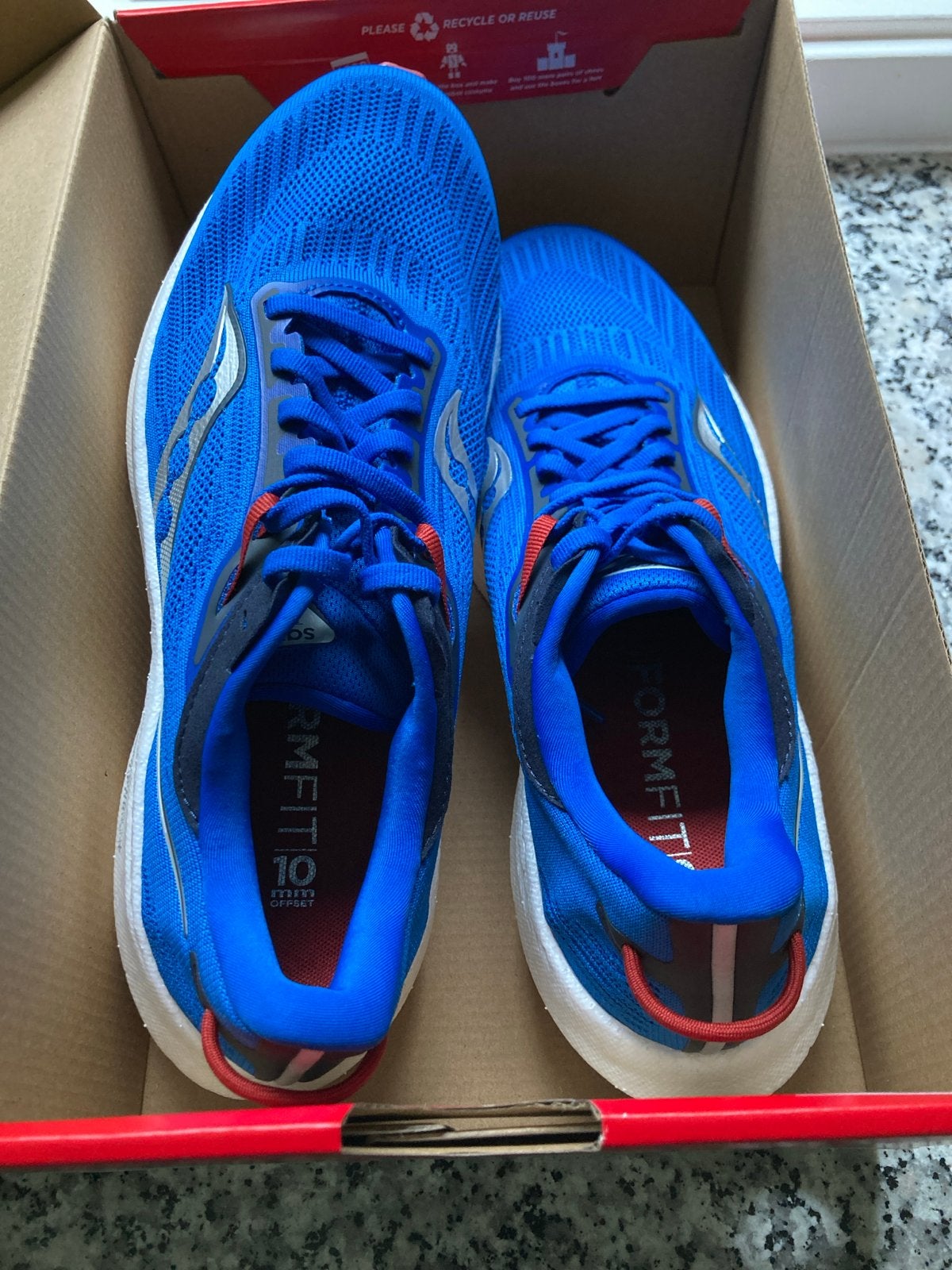 Saucony Triumph 21 hardloopschoenen - Nieuw in doos, Kleding | Heren, Schoenen, Sportschoenen, Nieuw, Saucony, Verzenden