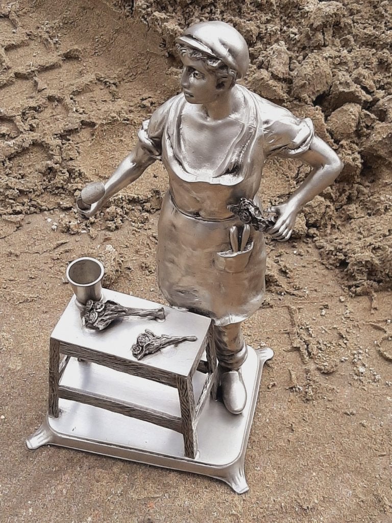 Gedetailleerd tinnen beeld/sculptuur ambachtelijke slager🥩, Antiek en Kunst, Ophalen of Verzenden