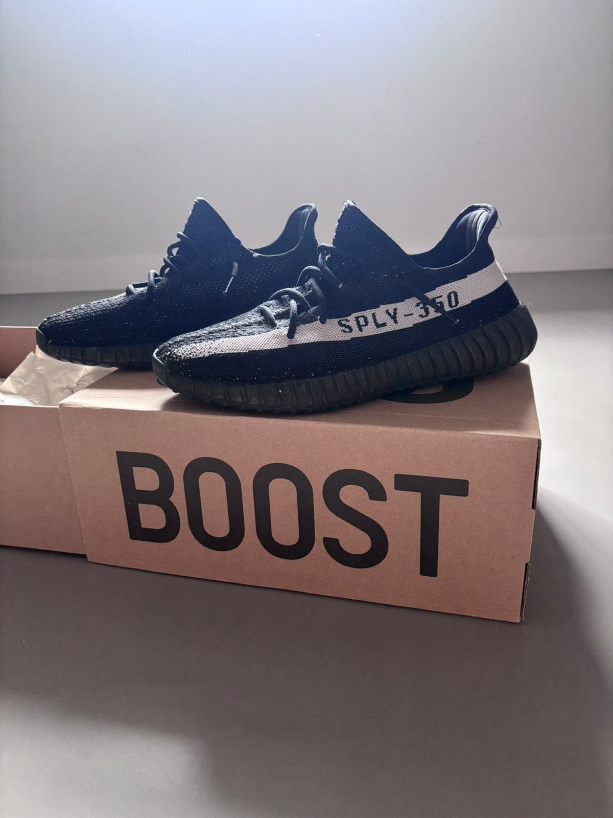 Yeezy 350 oreo 46, Kleding | Heren, Schoenen, Zwart, Ophalen of Verzenden, Sneakers of Gympen, Zo goed als nieuw