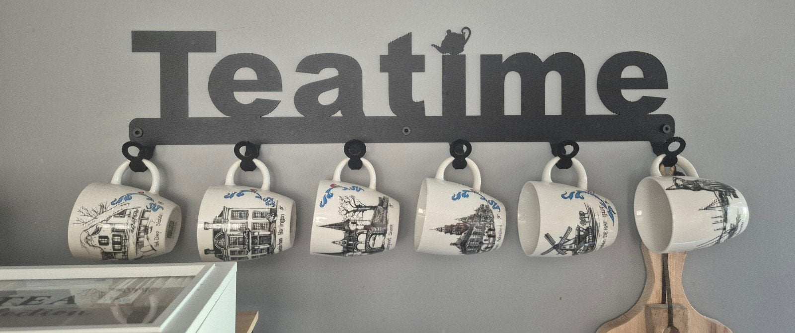 Metalen wandrek "Teatime" met 6 mokkenhaken
Mooi en stevig m, Huis en Inrichting, Woonaccessoires | Wandplanken en Boekenplanken