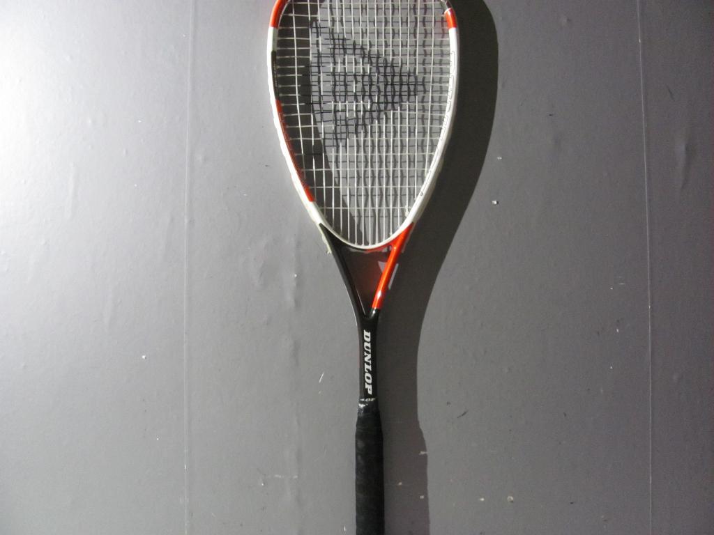 Squashracket van Dunlop the tempocomp met goede bespanning, Sport en Fitness, Squash, Ophalen of Verzenden, Zo goed als nieuw