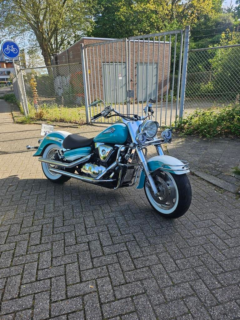 Mooie Suzuki Intruder 1500 uit 1999 - Inclusief duozit