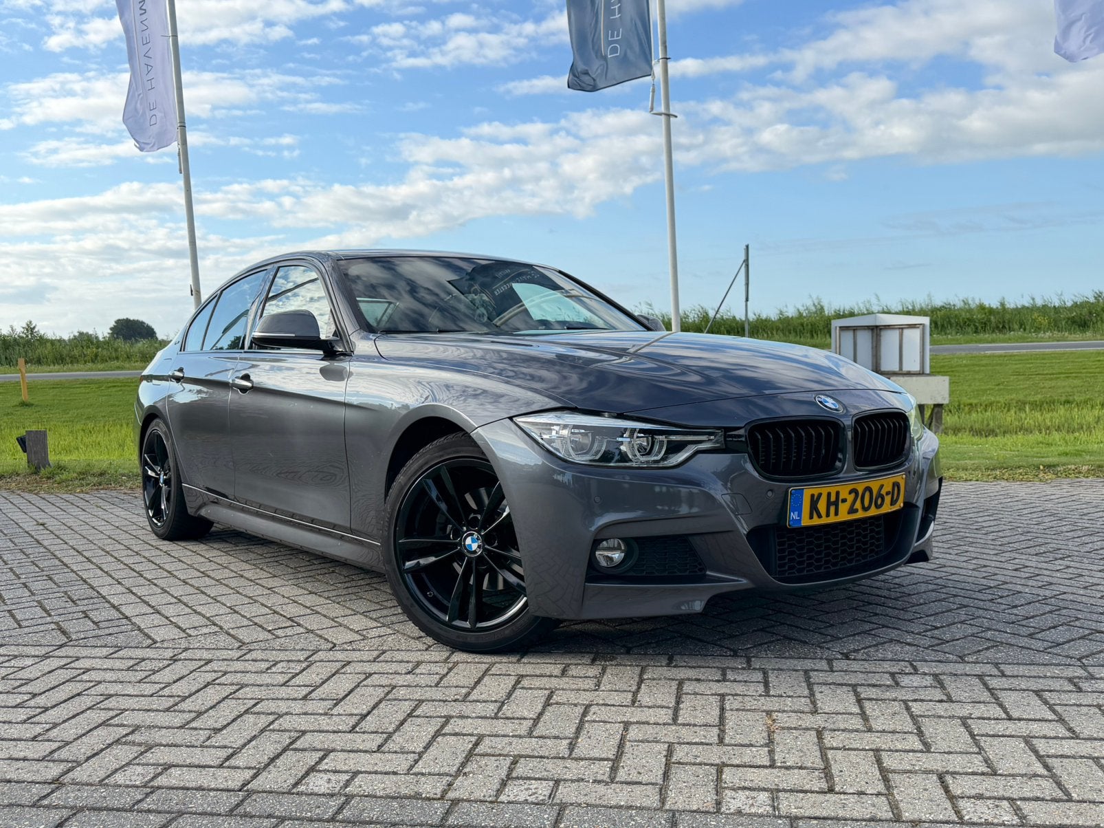 BMW 330e in M Sport package. 252pk Aut 2016 Grijs, Auto's, BMW, Bedrijf, 3-Serie, ABS, Adaptieve lichten, Airbags, Bluetooth, Bochtverlichting