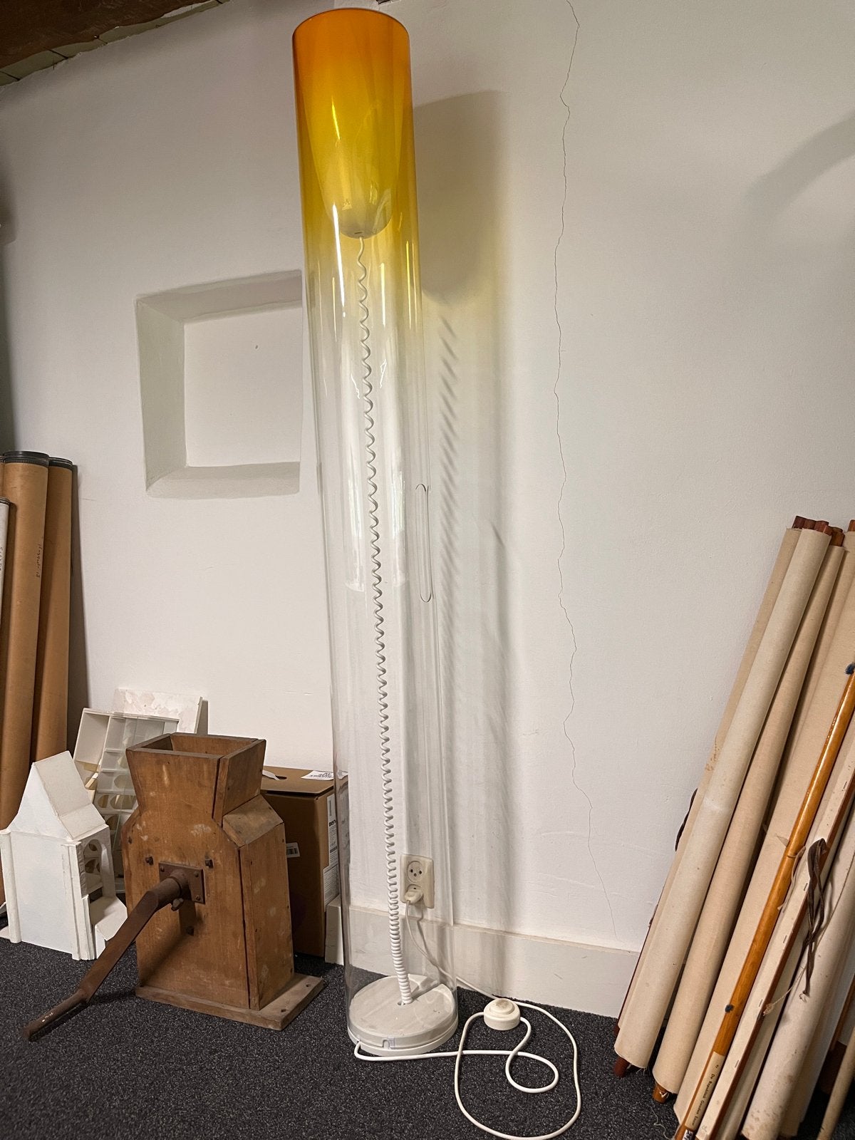 Kartell vloerlamp, 1.70m hoog, oranje/transparant, Huis en Inrichting, Lampen | Vloerlampen, Ophalen, Kunststof, Gebruikt, E27 (groot)