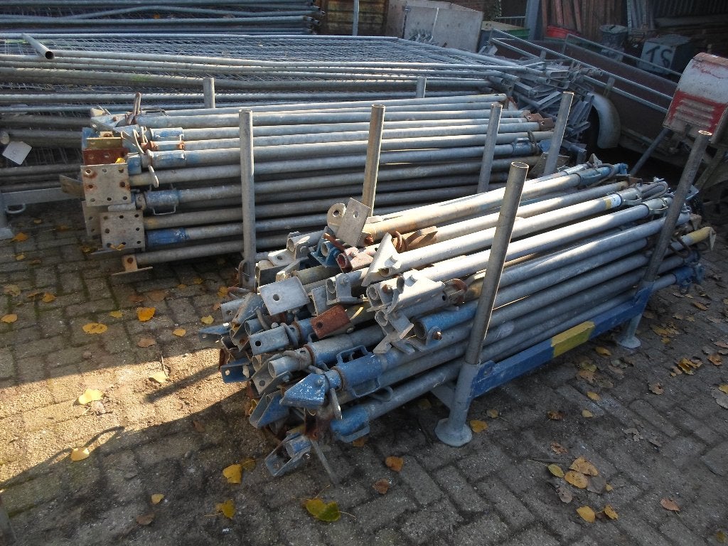 Te huur schoorstempels ( trek en duw schoren ) bouwstempels, Ophalen of Verzenden, Gebruikt, 50 tot 100 mm