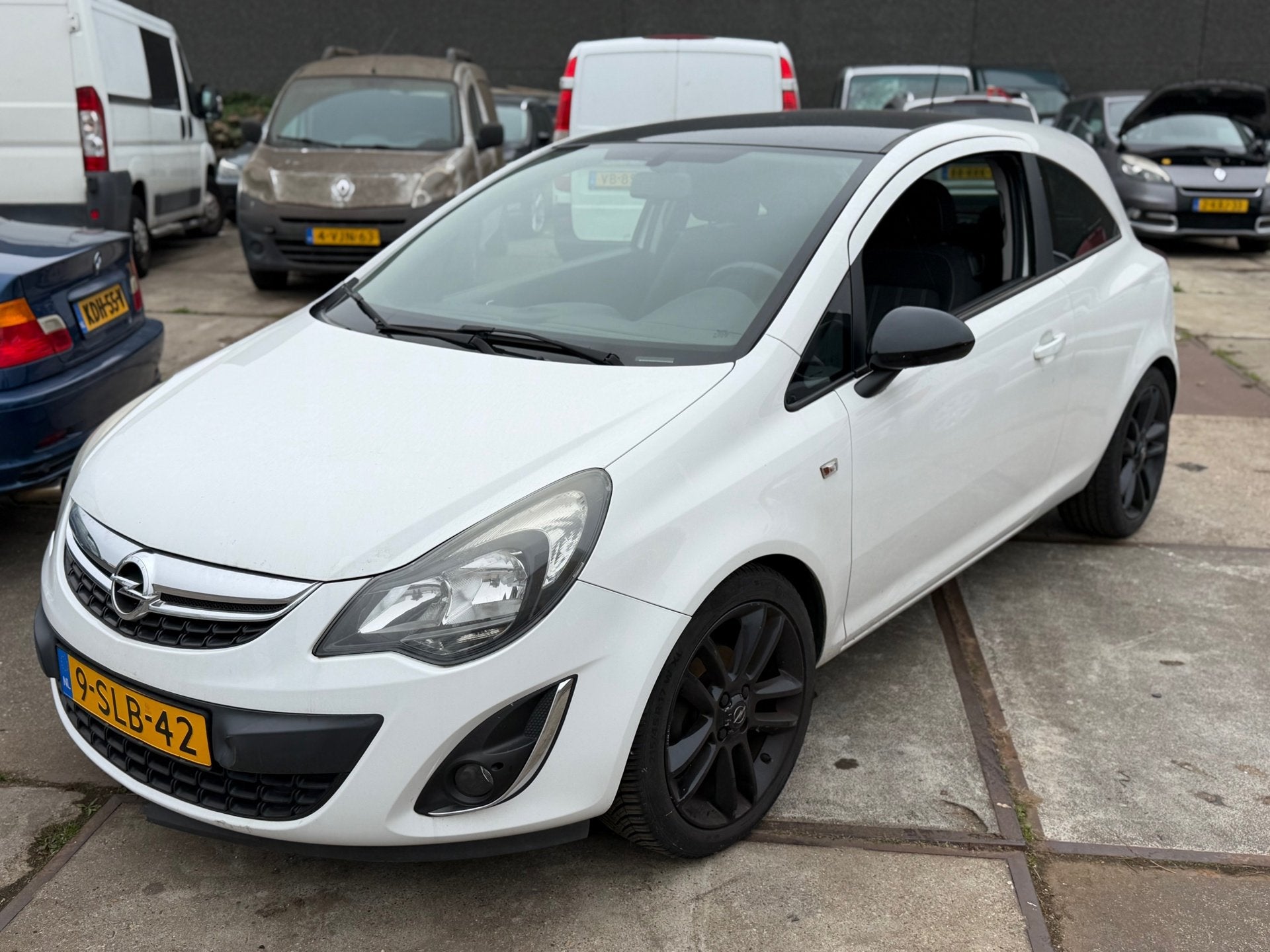 Opel Corsa 1.2-16V Color Edition