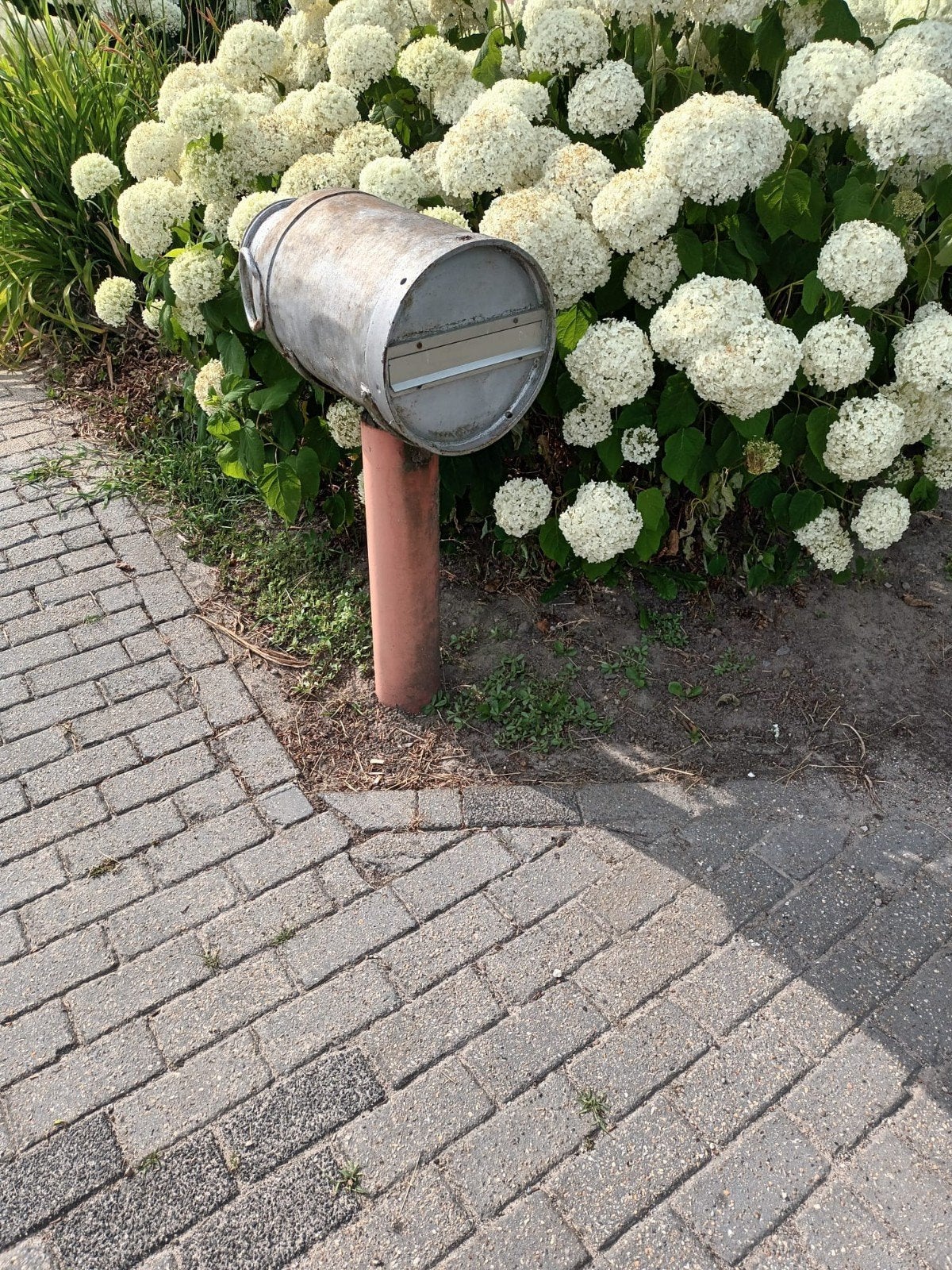 Melkbus brievenbus, Tuin en Terras, Brievenbussen, Ophalen, Gebruikt, IJzer, Staande brievenbus