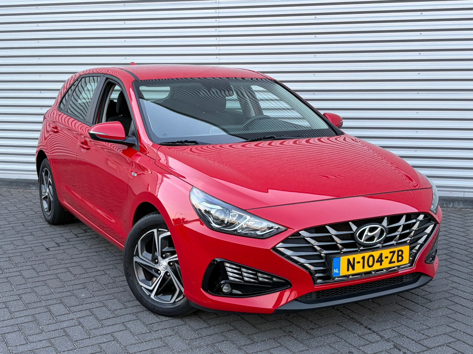 Hyundai i30 1.0 T-gdi MHEV i-motion 2021 Rood NW BEURT + APK, Auto's, Voorwielaandrijving, Zwart, Leder en Stof, Bedrijf