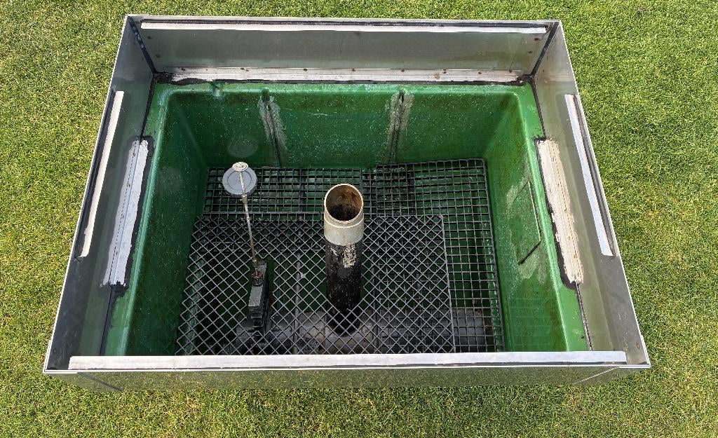 flatbed upflowfilter granulaat vijverfilter 84 x 66 x 72 cm, Ophalen, Gebruikt, Vijverfilter
