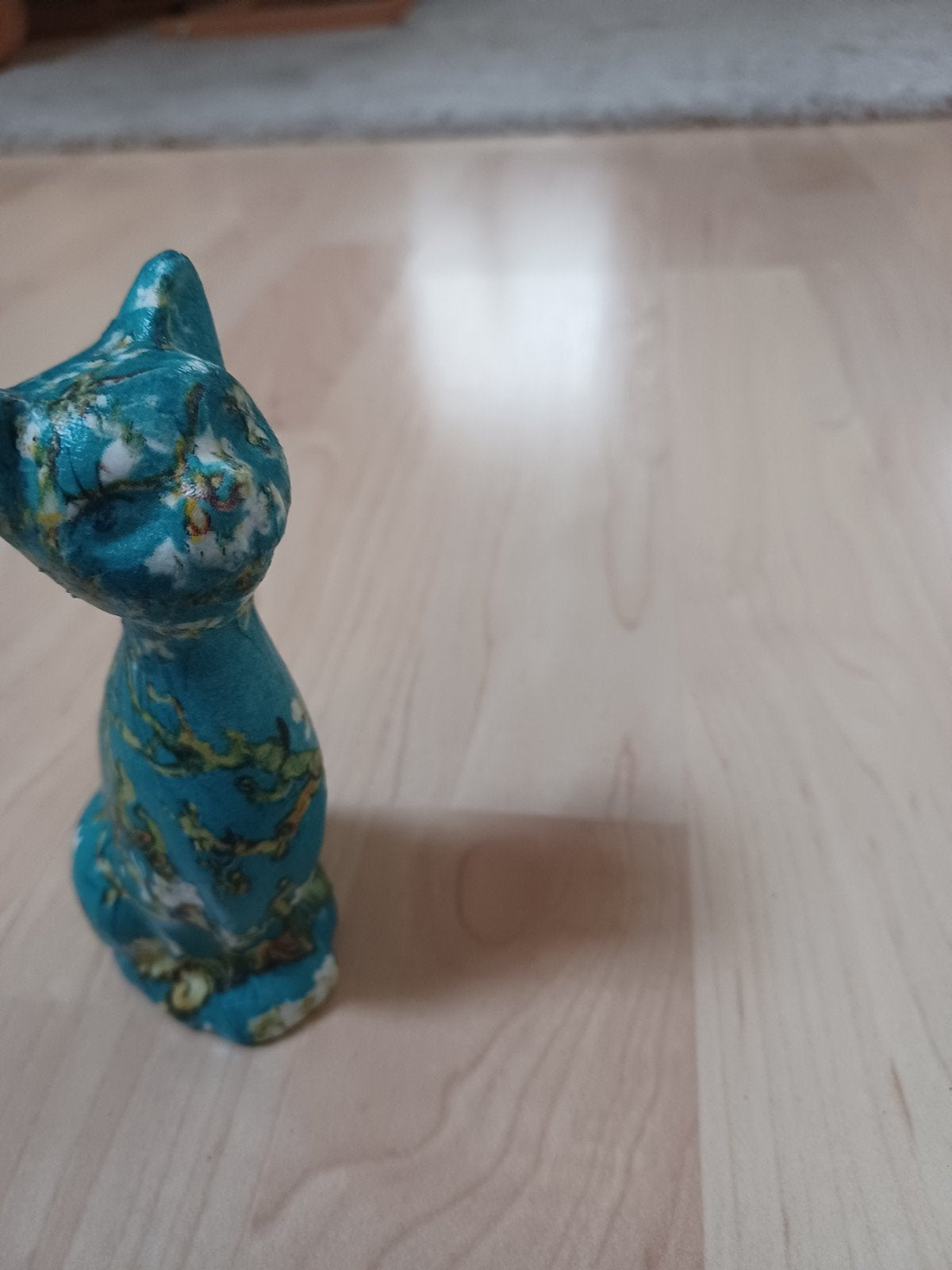 Decoratieve kat met Van Gogh amandelbloesem print, Ophalen of Verzenden