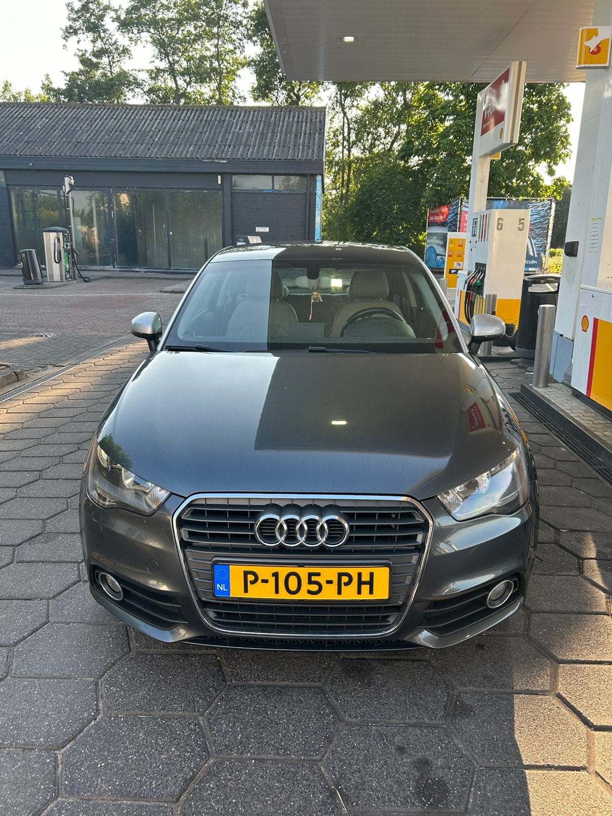 SCHADE AUTO Audi A1 1.2 Tfsi 63KW 2011, Auto's, Audi, Voorwielaandrijving, 4 cilinders, 4 stoelen, Zwart