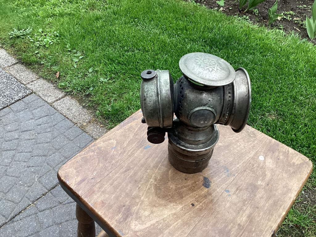 Antieke fiets lamp, Ophalen