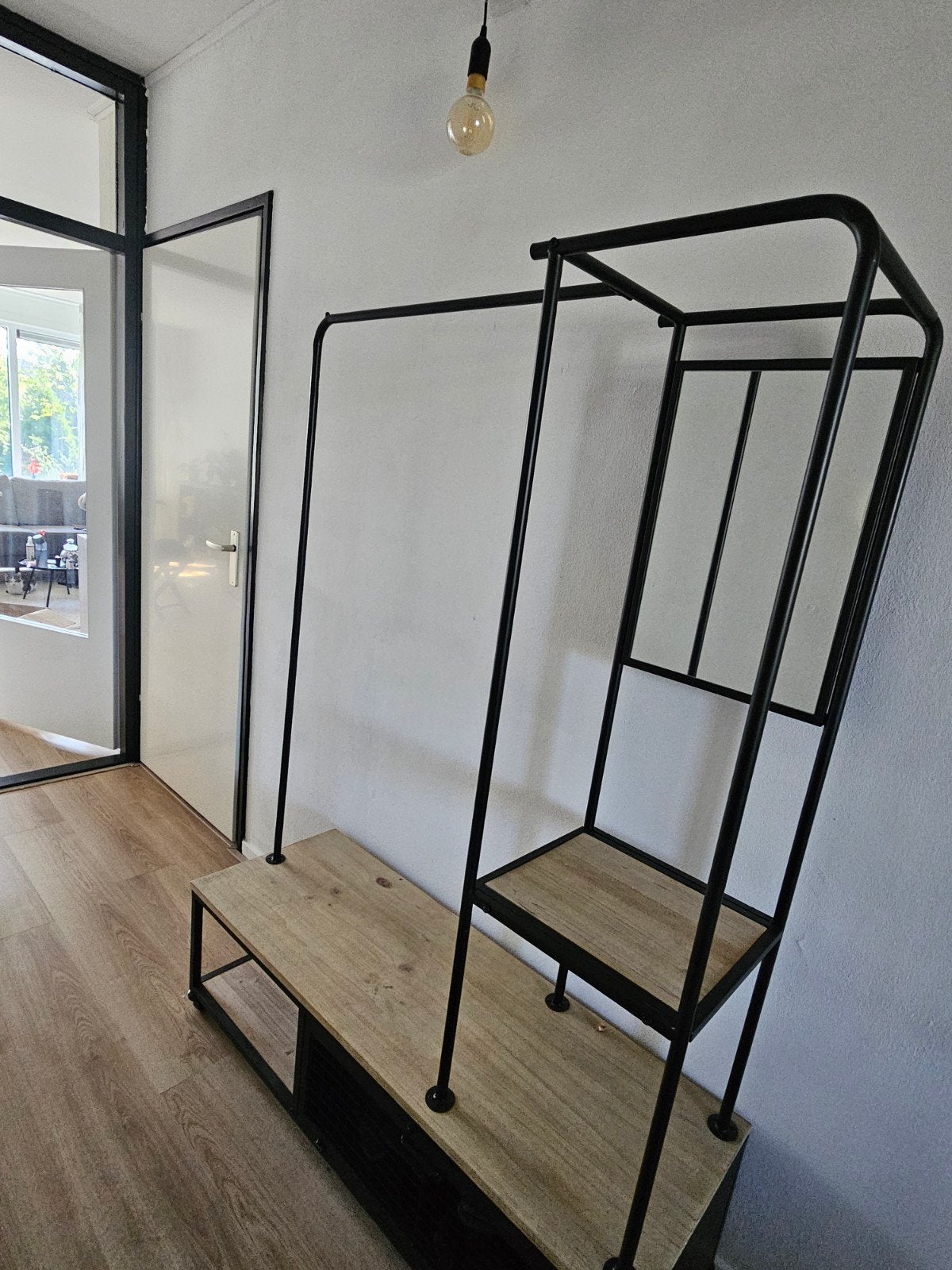 Kledingrek met schoenenrek en spiegel - Zwart/Hout, 100 tot 150 cm, Modern, Industrieel, Met plank(en), Zo goed als nieuw