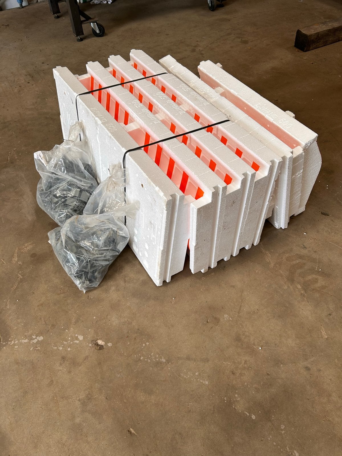 Iso bouw wandjes 50cm hoog met Tempex pionnen 35mm, Doe-het-zelf en Verbouw, Overige Doe-het-zelf en Verbouw, Ophalen, Nieuw