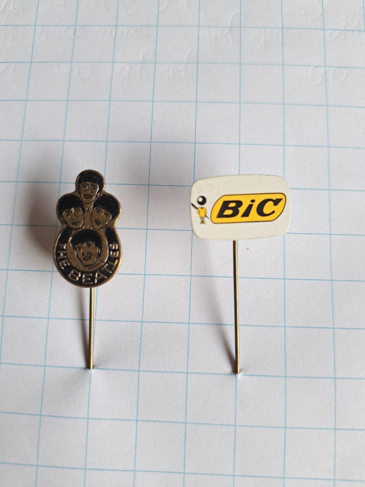 Twee speeltjes: The Beatles en Bic pennen merk, Verzamelen, Ophalen of Verzenden, Gebruikt