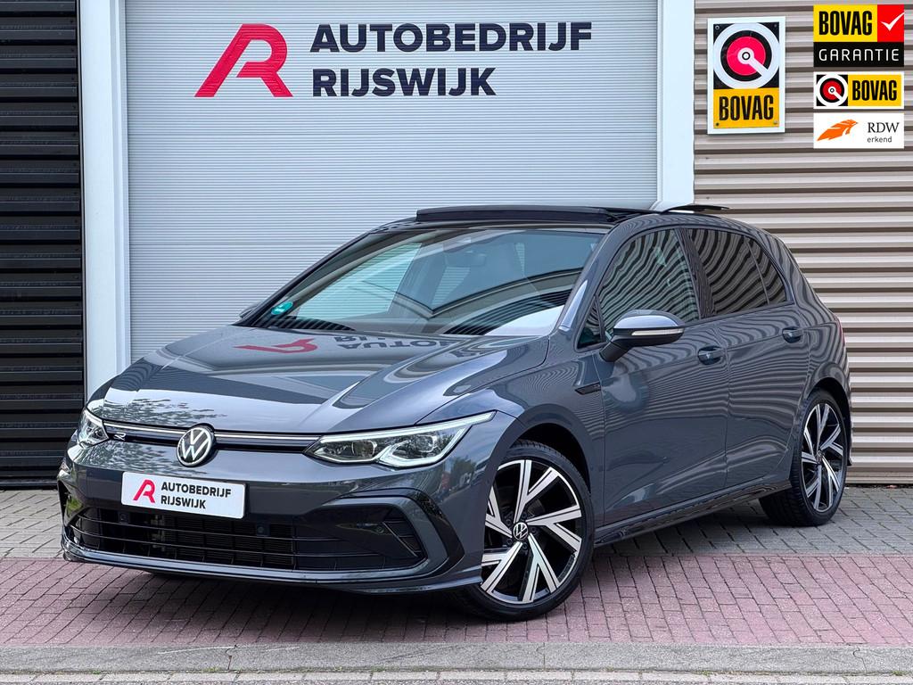 Volkswagen GOLF 1.5 eTSI R-Line Pano/H&K/Matrix/Trekhaak, Auto's, 12 maanden, 4 cilinders, Automatische klimaatregeling, Bedrijf