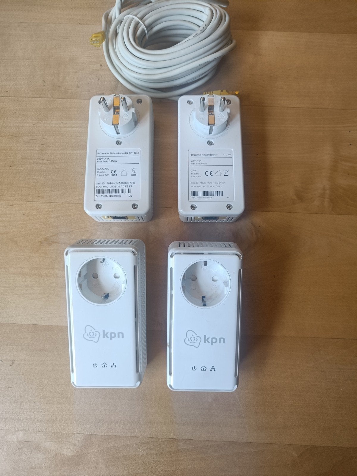 KPN Stroomnet Netwerkadapter Set (2x MT-2263, 2x MT-2360), Computers en Software, Netwerk switches, Ophalen of Verzenden