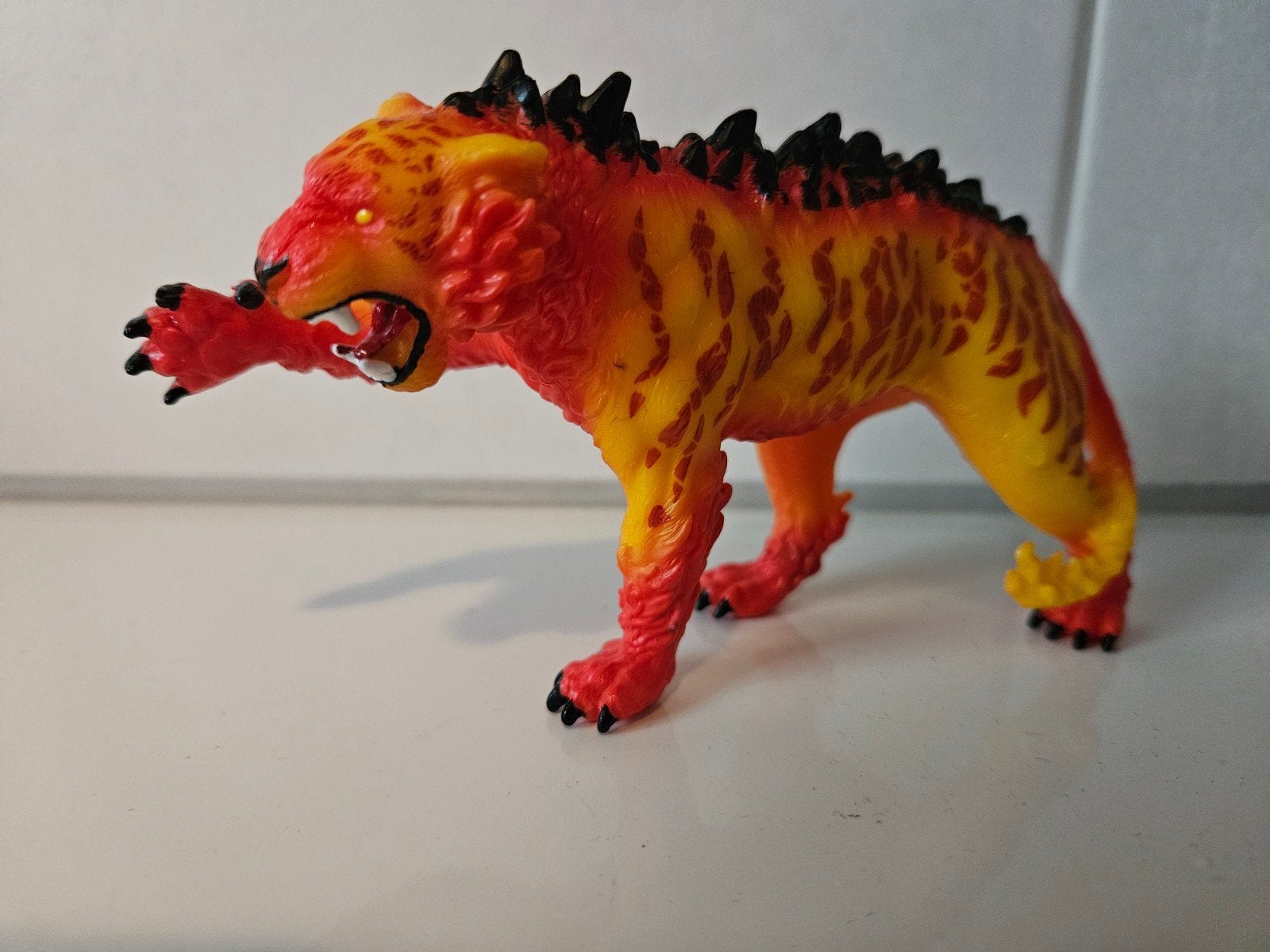 SCHLEICH ELDRADOR LAVA TIJGER, Ophalen of Verzenden, Zo goed als nieuw, Wild dier, Beeldje of Figuurtje