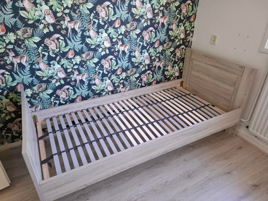 Bed die omgebouwd kan worden tot ledikant (of andersom), Kinderen en Baby's, Kinderkamer | Bedden, Ophalen, 85 tot 100 cm, Gebruikt